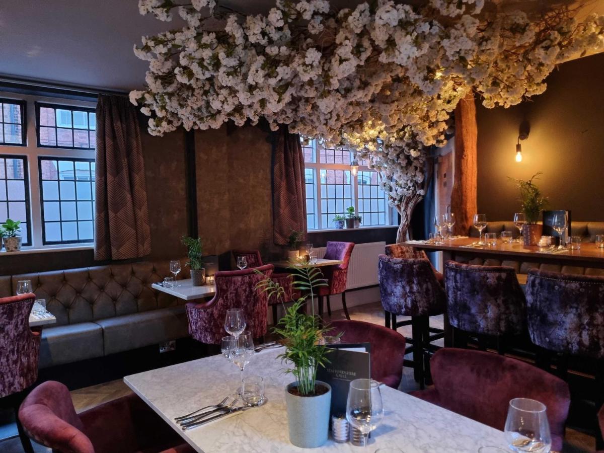 The Lion Hotel Brewood Exterior photo