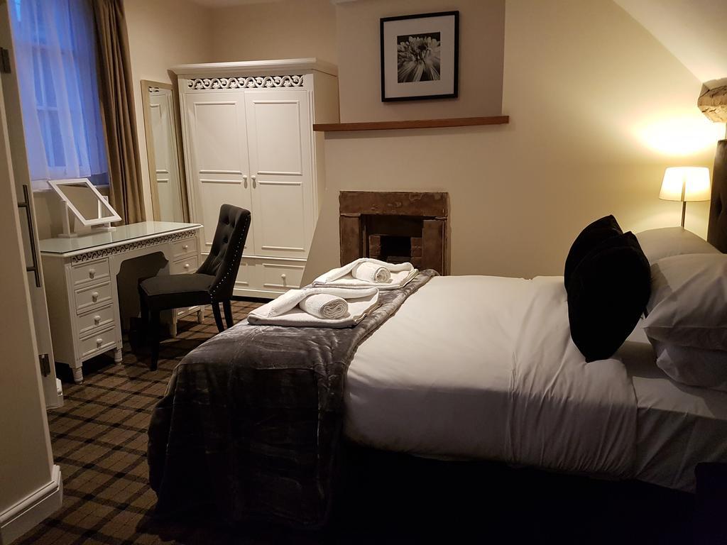 The Lion Hotel Brewood Exterior photo