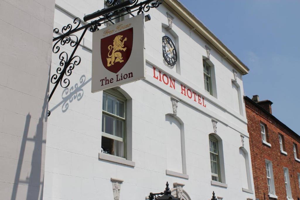 The Lion Hotel Brewood Exterior photo